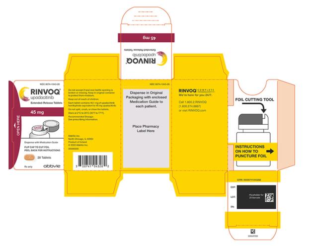 NDC 0074-1043-28 
RINVOQ®
upadacitinib 
Comprimidos de liberación prolongada
45 mg
Dispense en el embalaje original 
VOLTEE LA TAPA PARA CORTAR LA Lámina DE FOIL 
DESPEGUE PARA OBTENER LAS INSTRUCCIONES 
28 Comprimidos 
Sólo con receta 
abbvie
